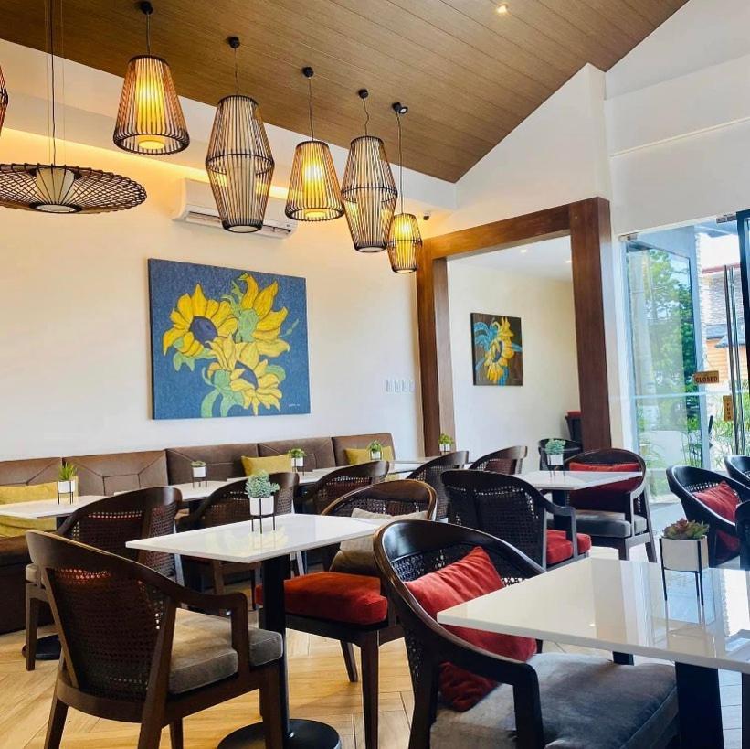 Girasol Tagaytay City Exterior foto